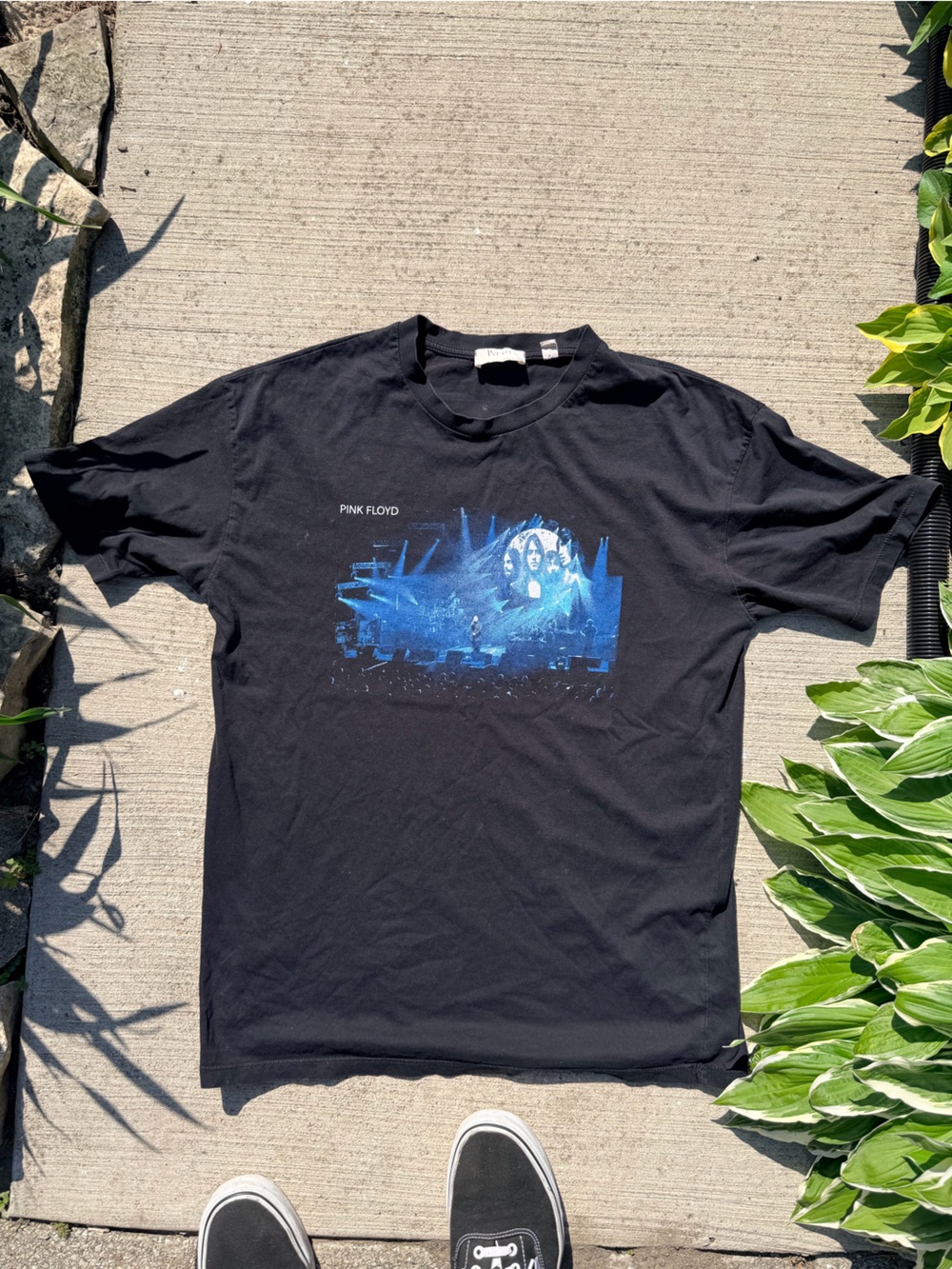 Vintage 1994 Pink Floyd Black Graphic Tee with Blue Print M